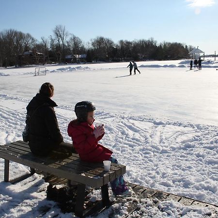 Fern Resort Orillia Eksteriør bilde