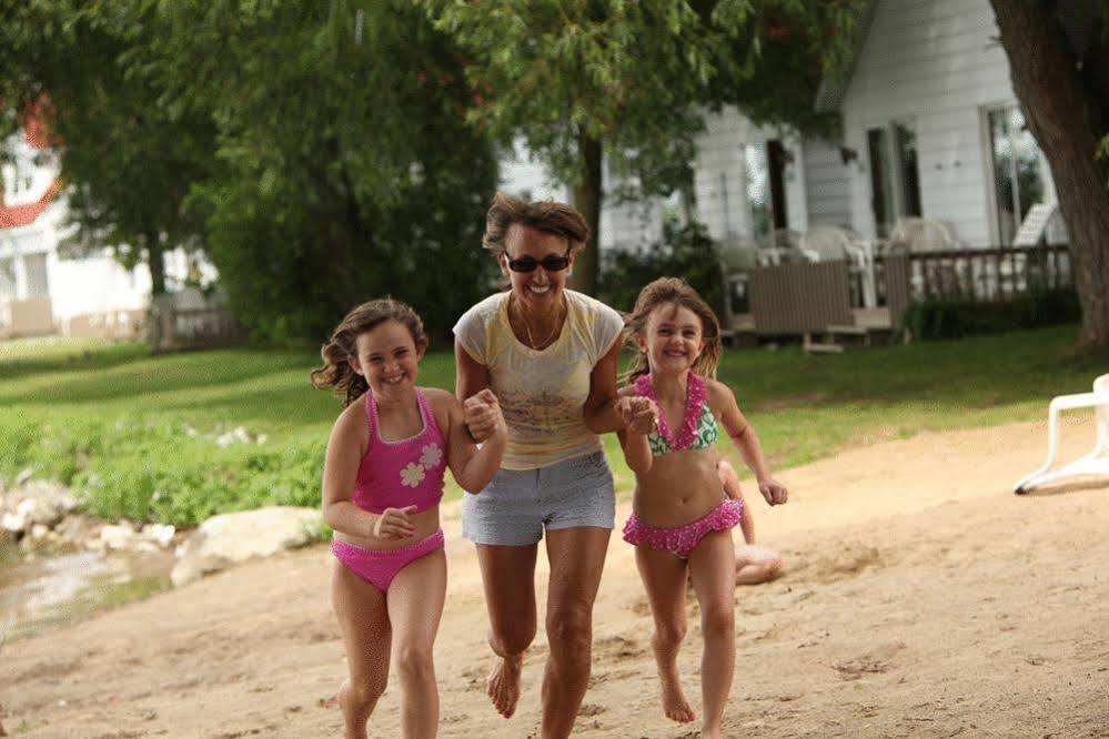 Fern Resort Orillia Eksteriør bilde